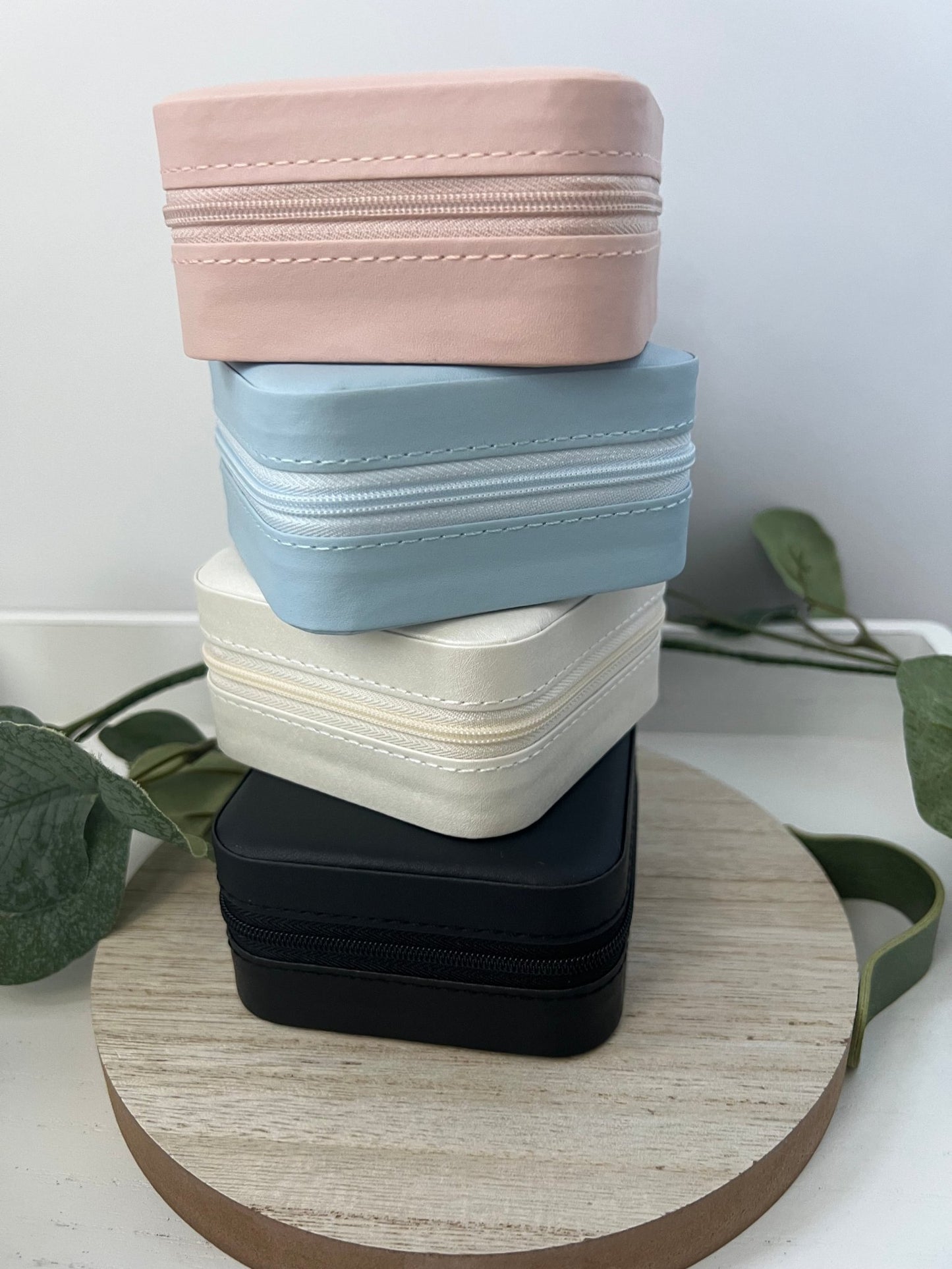 Monogram travel jewelry box - ChambrayandSandCustomGifts