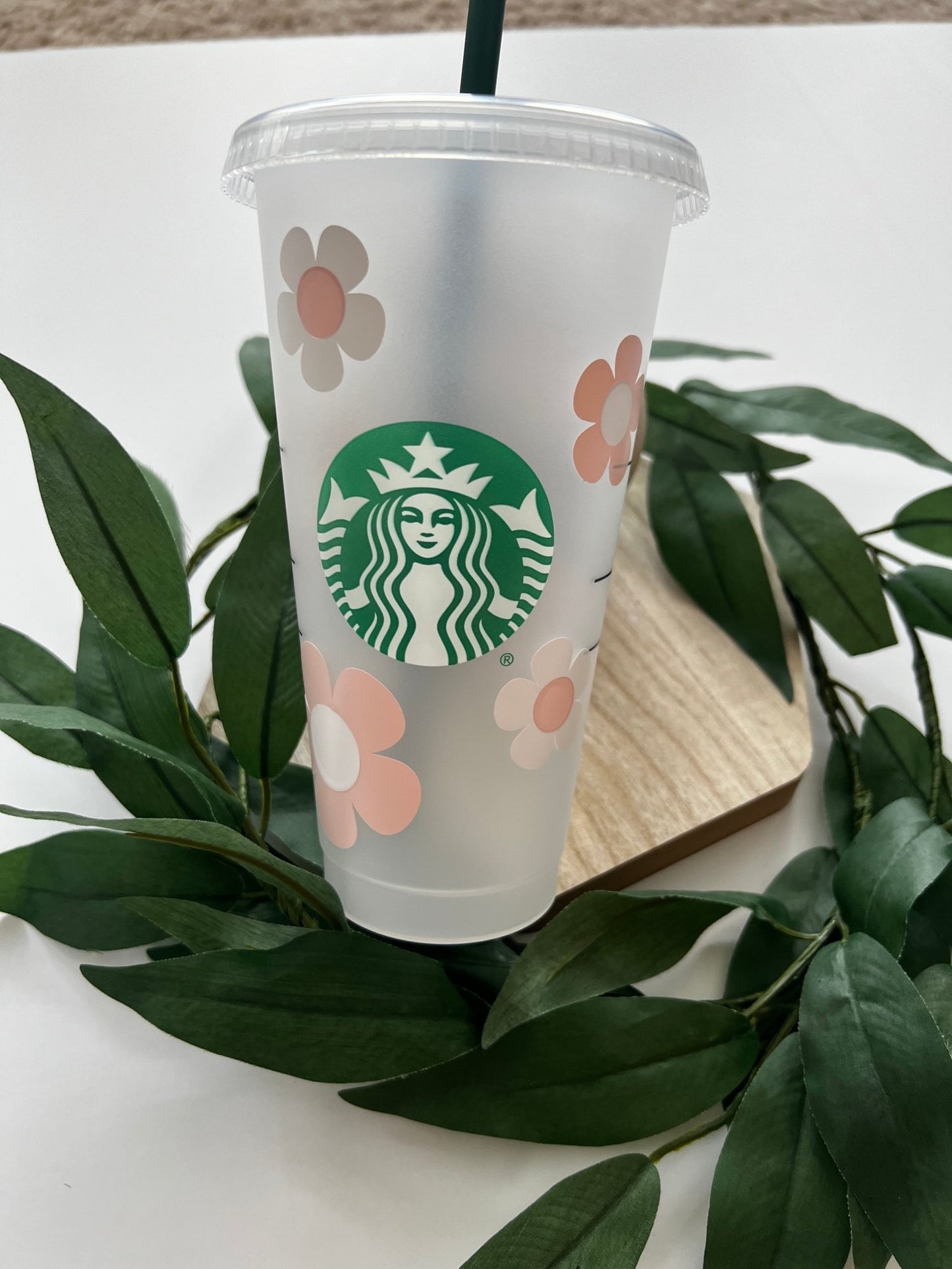 Trendy retro flower cup pink and white - ChambrayandSandCustomGifts