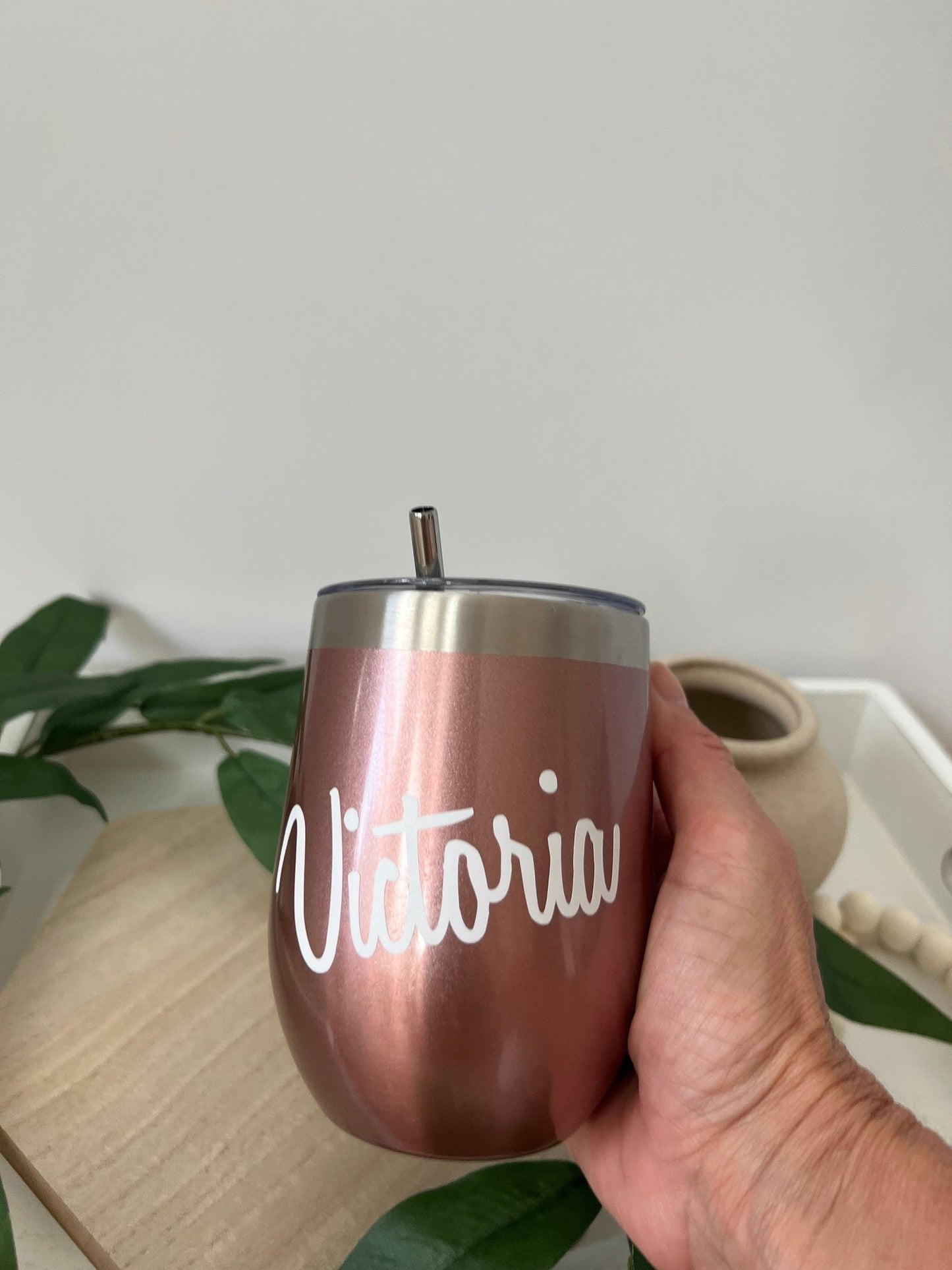 Wine tumbler personalized with straw - ChambrayandSandCustomGifts