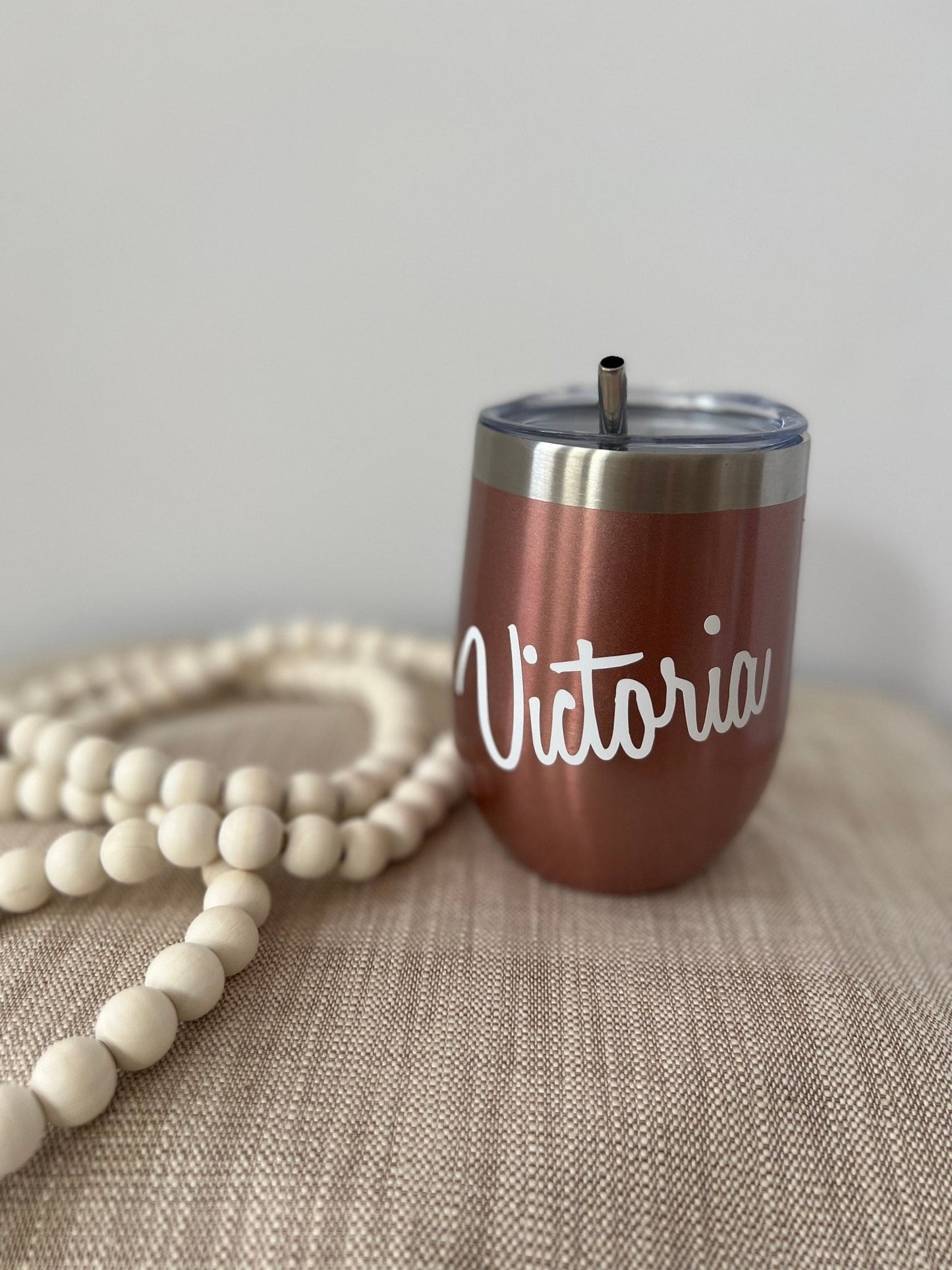 Wine tumbler personalized with straw - ChambrayandSandCustomGifts