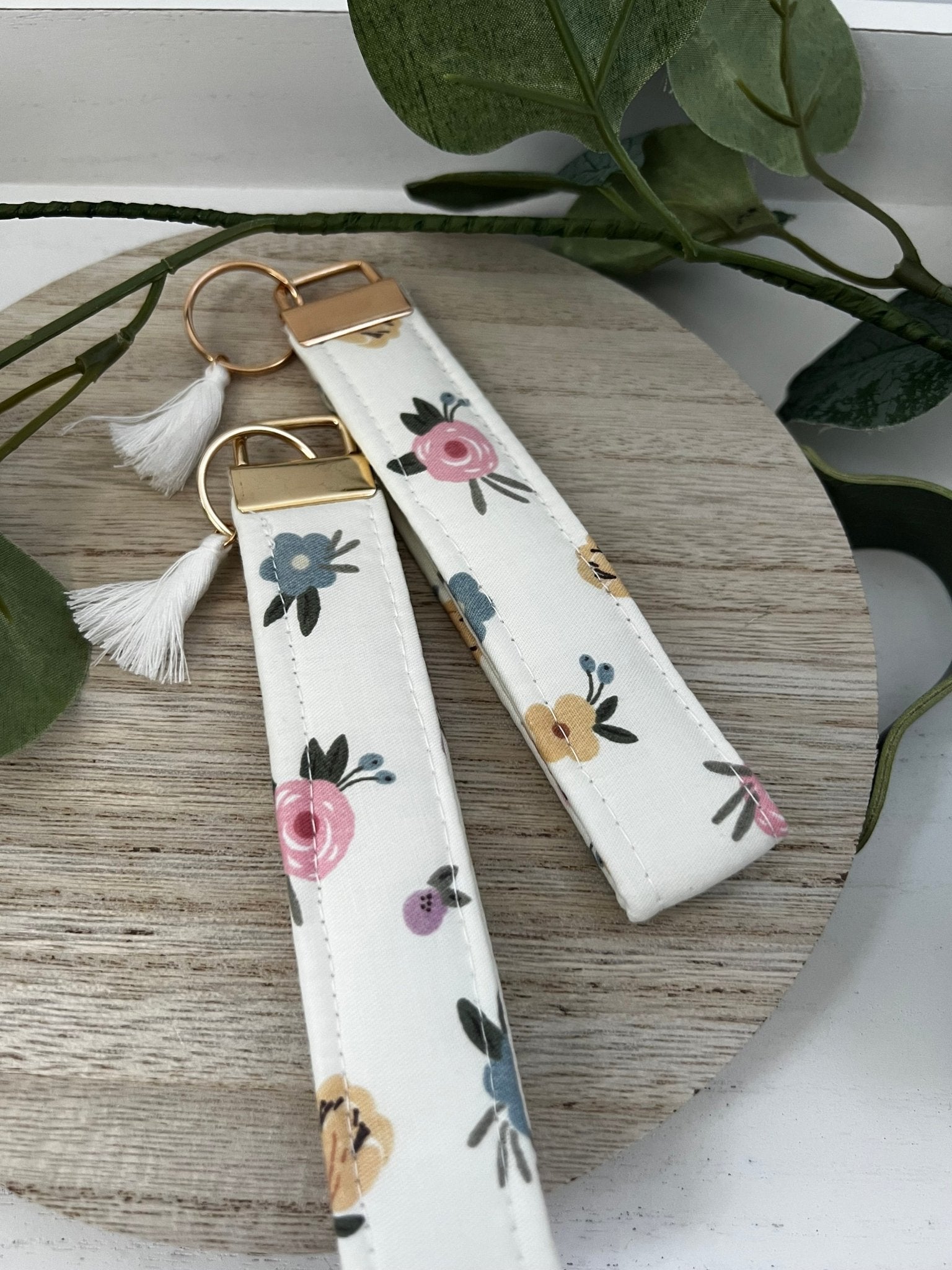 Handmade 6" Quilted Cotton Wristlet in Cotton Fabric - ChambrayandSandCustomGifts