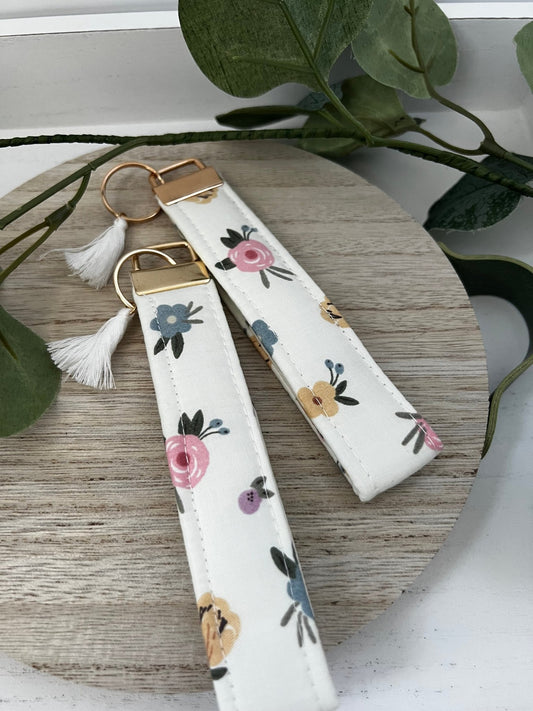 Handmade 6" Quilted Cotton Wristlet in Cotton Fabric - ChambrayandSandCustomGifts